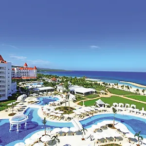 luxury-bahia-principe-runaway-bay.comcaribbean.com/